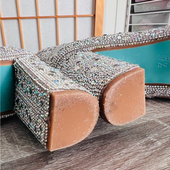 Betsey Johnson Cady Rhinestone boots 7.5 medium, Silver white crystal pave. - Picture 10 of 10